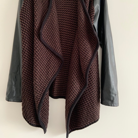 2 for $25 Romeo + Juliet Couture cardigan - Picture 2 of 5